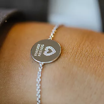 Bilde nummer 3 av Pan Jewelry, Armbånd i 925 sølv med hvite zirkonia og teksten "FOREVER FRIENDS"