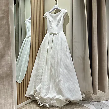En gang til brudekjole, Pronovias