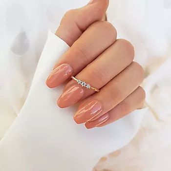 Bilde nummer 2 av Nora diamantring i 375 gult gull 0,09 ct