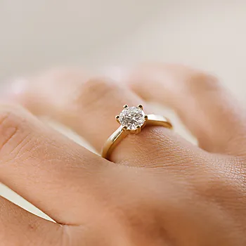 Bilde nummer 2 av Olivia diamantring i 585 gult gull 1,00 ct