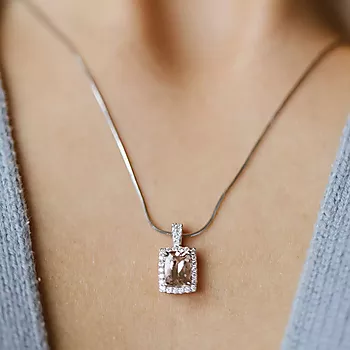 Bilde nummer 2 av Jacqueline anheng i 375 hvitt gull med diamanter 0,20 ct og morganitt