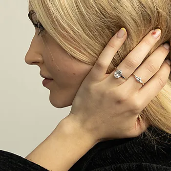 Bilde nummer 2 av Lyra ring i 925 sølv med zirkonia