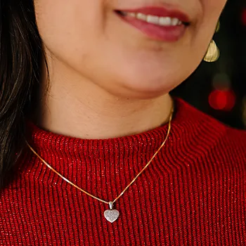 Bilde nummer 2 av Clara diamantsmykke i 375 gult gull 0,25 ct