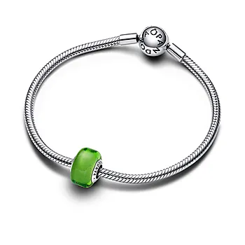 Bilde nummer 3 av Pandora Moments, Charm i 925 sølv med grønt muranoglass