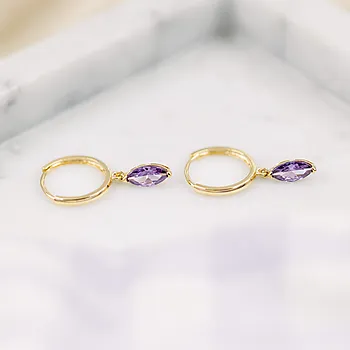 Bilde nummer 3 av Pan Jewelry, Øreringer i 585 gult gull med lilla zirkonia