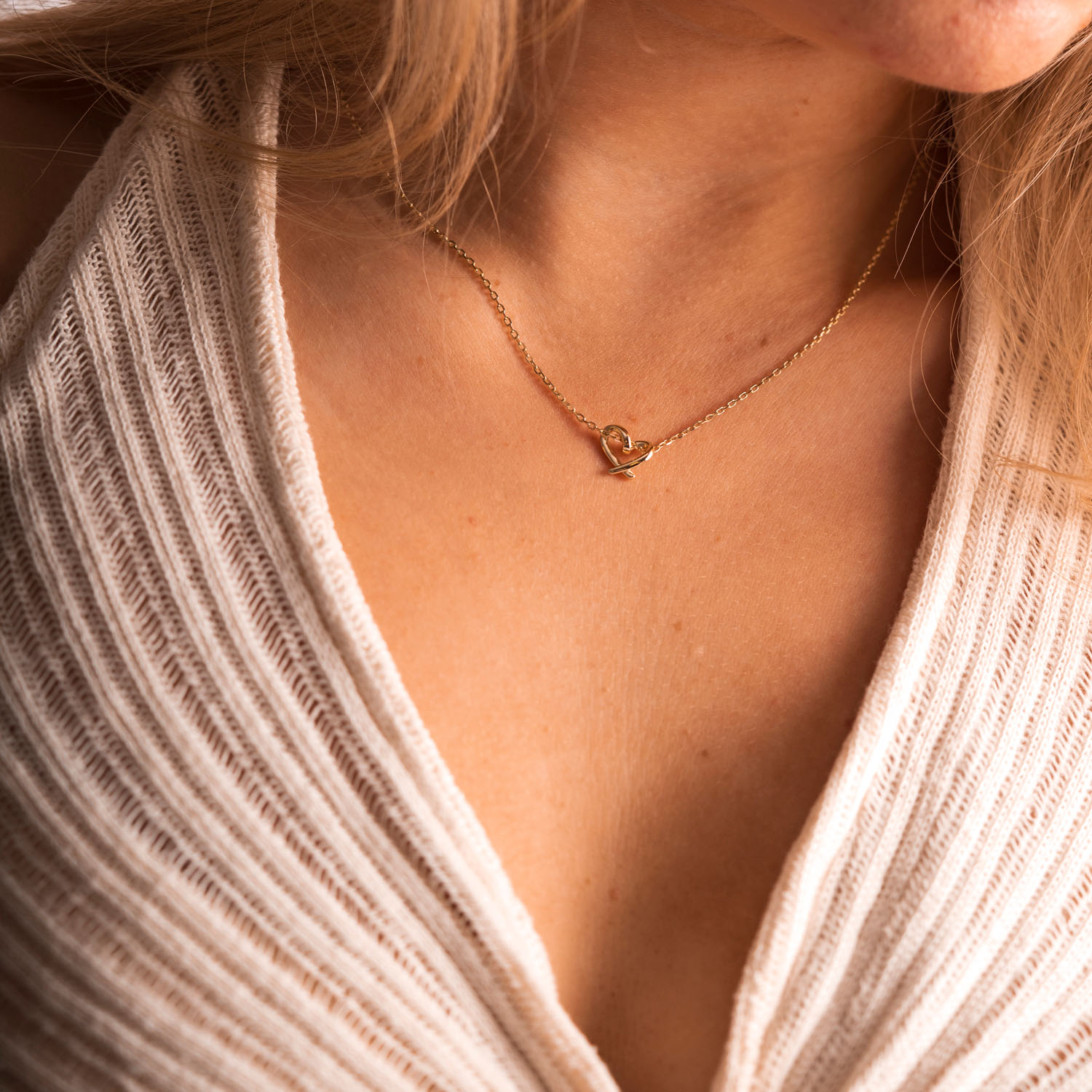 Bilde nummer 2 av Pan Jewelry, Hjertesmykke i forgylt 925 sølv