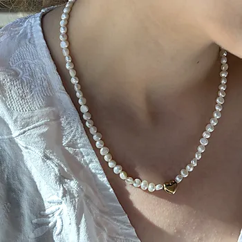 Bilde nummer 4 av Tone Damli by A&C, Lovebirds smykke i forgylt stål med ferskvannsperler