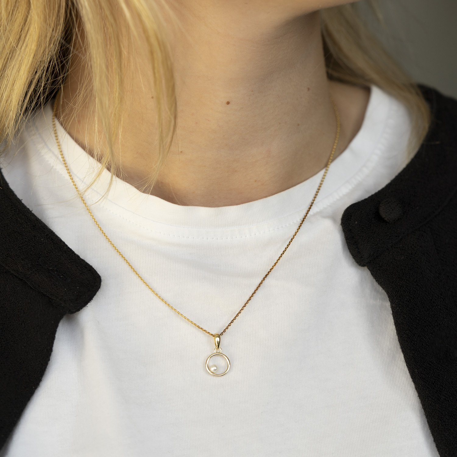 Bilde nummer 2 av Pan Jewelry, Smykkesett i forgylt 925 sølv med ferskvannsperle
