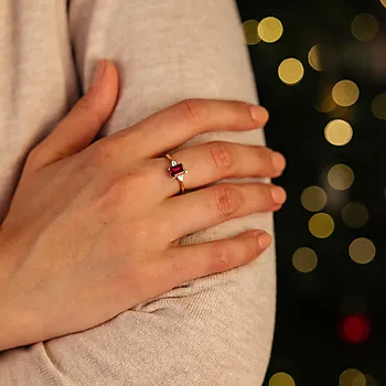 Bilde nummer 2 av Michelle diamantring i 585 gult gull 0,10 ct med rhodolitt