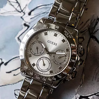 Bilde nummer 2 av Guess, Active Life dameklokke med stållenke