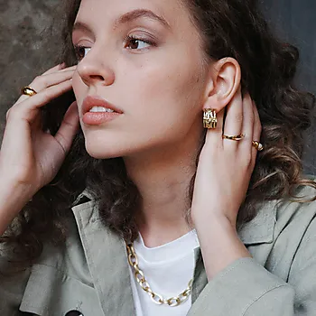 Bilde nummer 2 av Steel Satin øreringer i forgylt stål