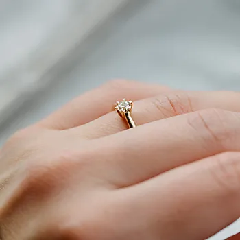Bilde nummer 2 av Olivia diamantring i 585 gult gull 0,30 ct