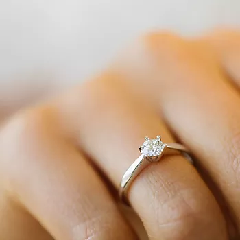 Bilde nummer 2 av Olivia diamantring i 585 hvitt gull 0,50 ct