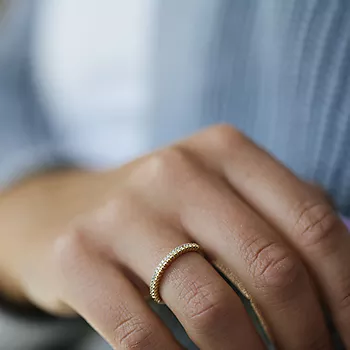Bilde nummer 4 av Ella, ring i 925 forgylt sølv med zirkonia