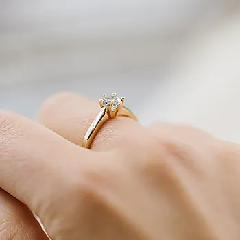 Bilde nummer 3 av Olivia diamantring i 585 gult gull 0,70 ct