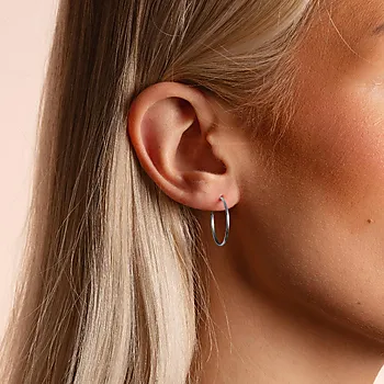 Bilde nummer 2 av Liddy øreringer i messing