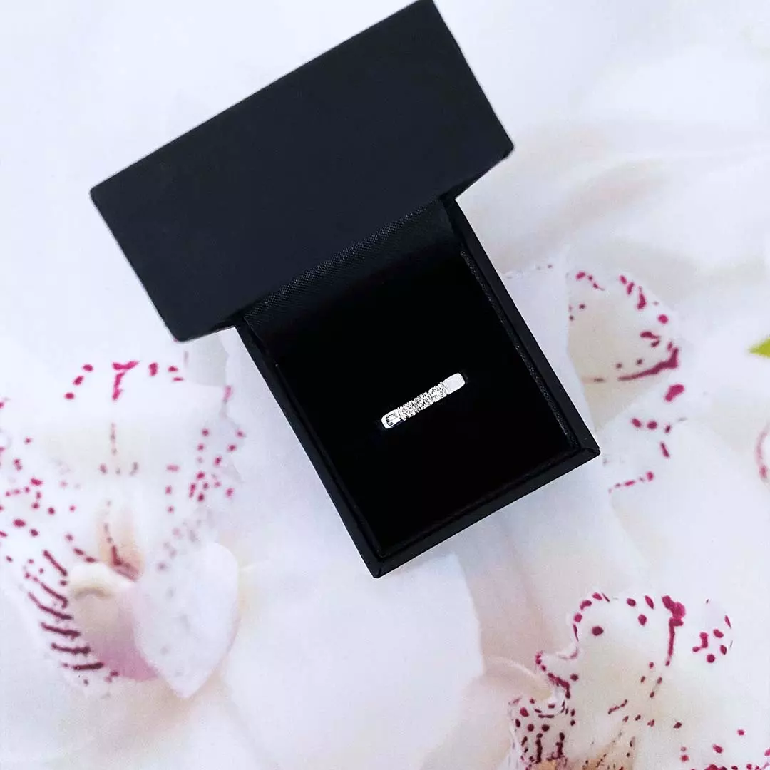 Bilde nummer 2 av Pan Jewelry, Lady alliansering i 585 hvitt gull med diamant 0,15 ct TWSI
