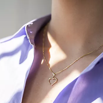 Bilde nummer 4 av Pan Jewelry, Anheng i 585 gult gull med zirkonia og hjerte