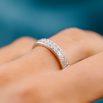Bilde nummer 3 av Giftering i 585 hvitt gull med diamanter 0,56 CT | 4 mm bredde