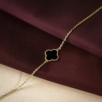 Bilde nummer 3 av Kløver armbånd i 925 sølv med syntetisk sort agat