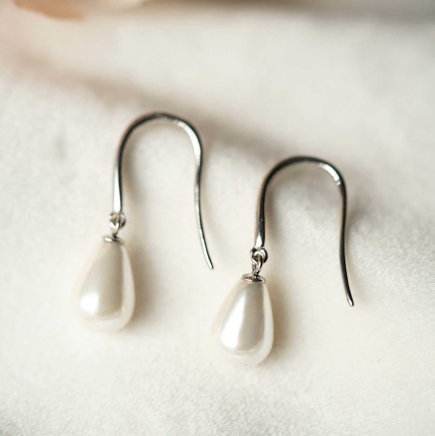 Bilde nummer 3 av Pan Jewelry, Øredobber i 925 sølv med perlemor