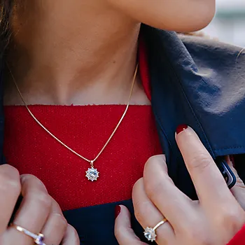 Bilde nummer 2 av Diamantanheng i 585 gult gull 0,07 ct med akvamarin