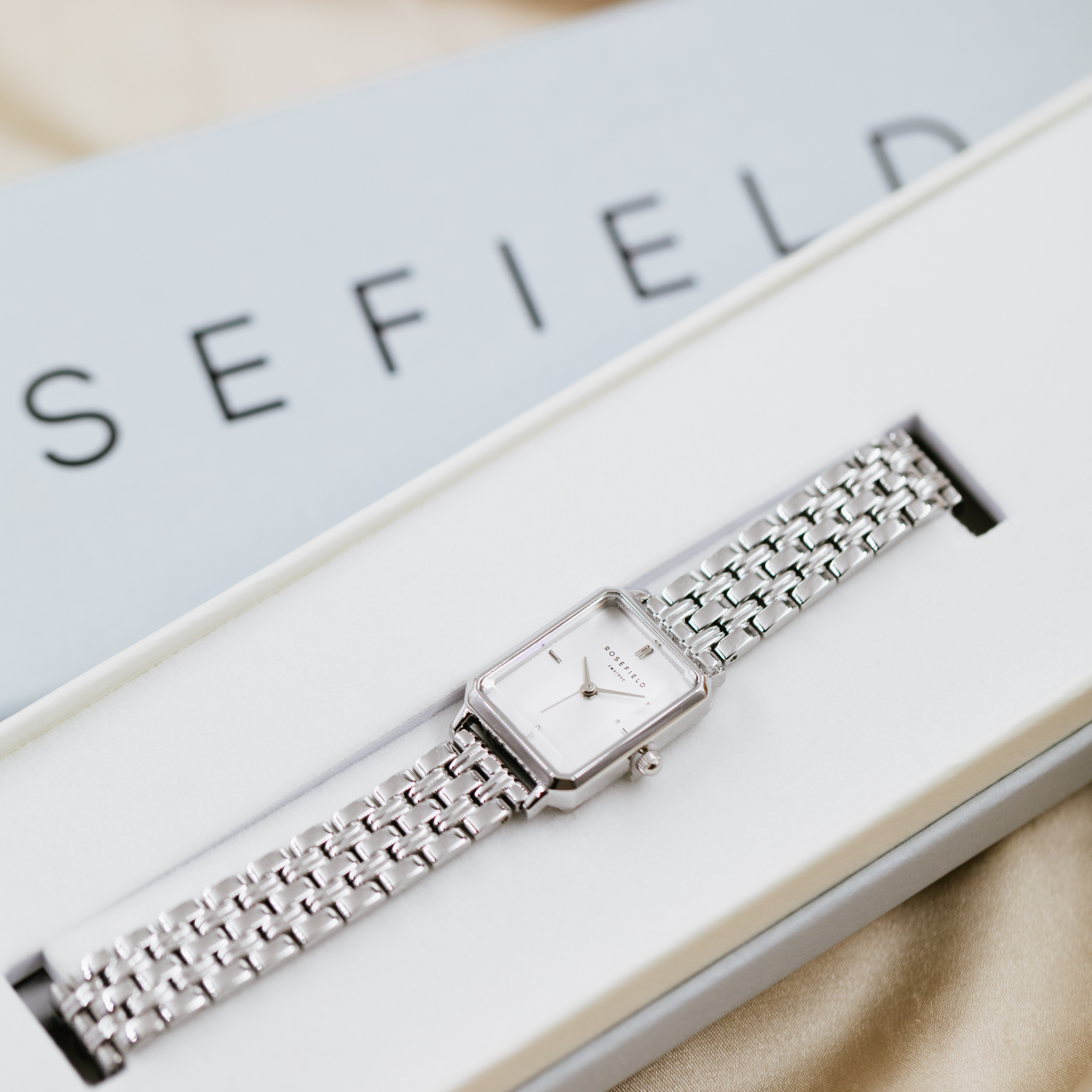 Bilde nummer 3 av Rosefield, The Heirloom dameklokke med sølvfarget lenke