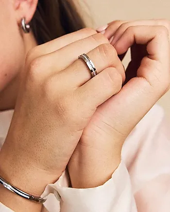 Bilde nummer 2 av Josefin ring i stål med zirkonia