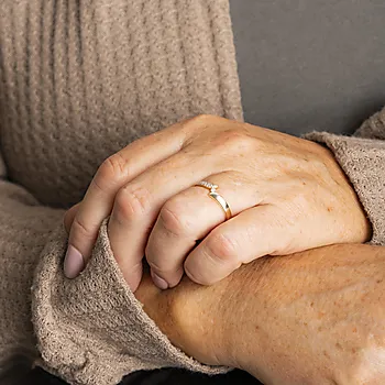 Bilde nummer 2 av Pan Jewelry, Ring i 585 gult gull med zirkonia
