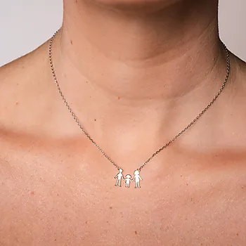 Bilde nummer 2 av Familiesmykke i 925 sølv med mor, far og datter