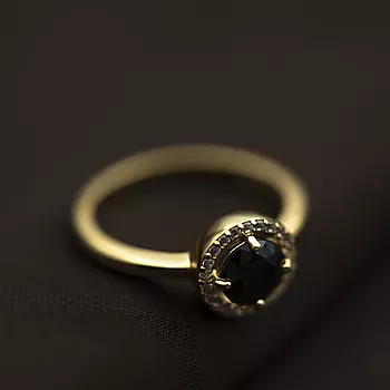 Bilde nummer 2 av Pan Jewelry, Ring i forgylt sølv med zirkonia og nano glasssten