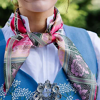 Bilde nummer 3 av Eufemia 40 silkeskjerf i 100% silke