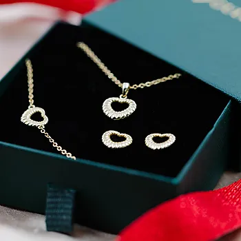 Bilde nummer 4 av Øredobber i 925 forgylt sølv med hjerte