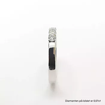 Bilde nummer 4 av Pan Jewelry, Angelica alliansering i 585 hvitt gull med diamanter 0,15 ct WSI