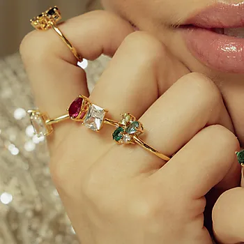 Bilde nummer 4 av Pan Jewelry, Ring i forgylt 925 sølv med grønne zirkonia