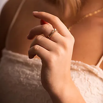 Bilde nummer 2 av 2-i-1 Modena ring i 925 forgylt sølv med zirkonia og perle