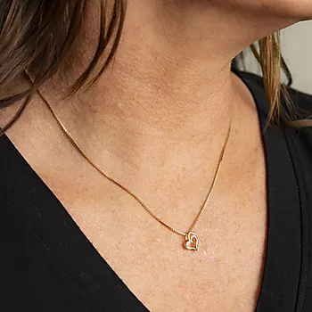 Bilde nummer 2 av Pan Jewelry, Anheng i 585 gult gull med hjerte og diamant 0,005 ct