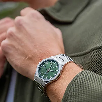 Bilde nummer 2 av Edifice herreklokke i stål