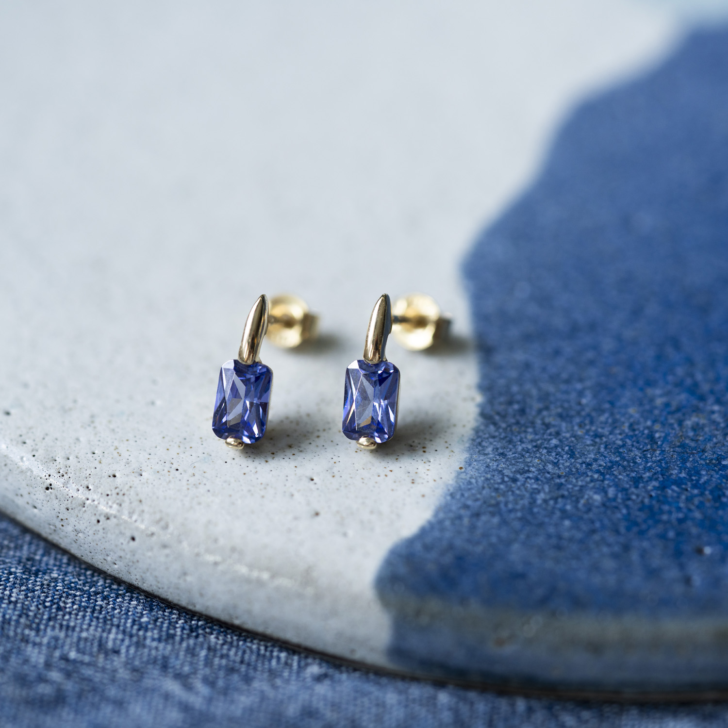 Bilde nummer 4 av Pan Jewelry, Øredobber i 585 gult gull med zirkonia sten