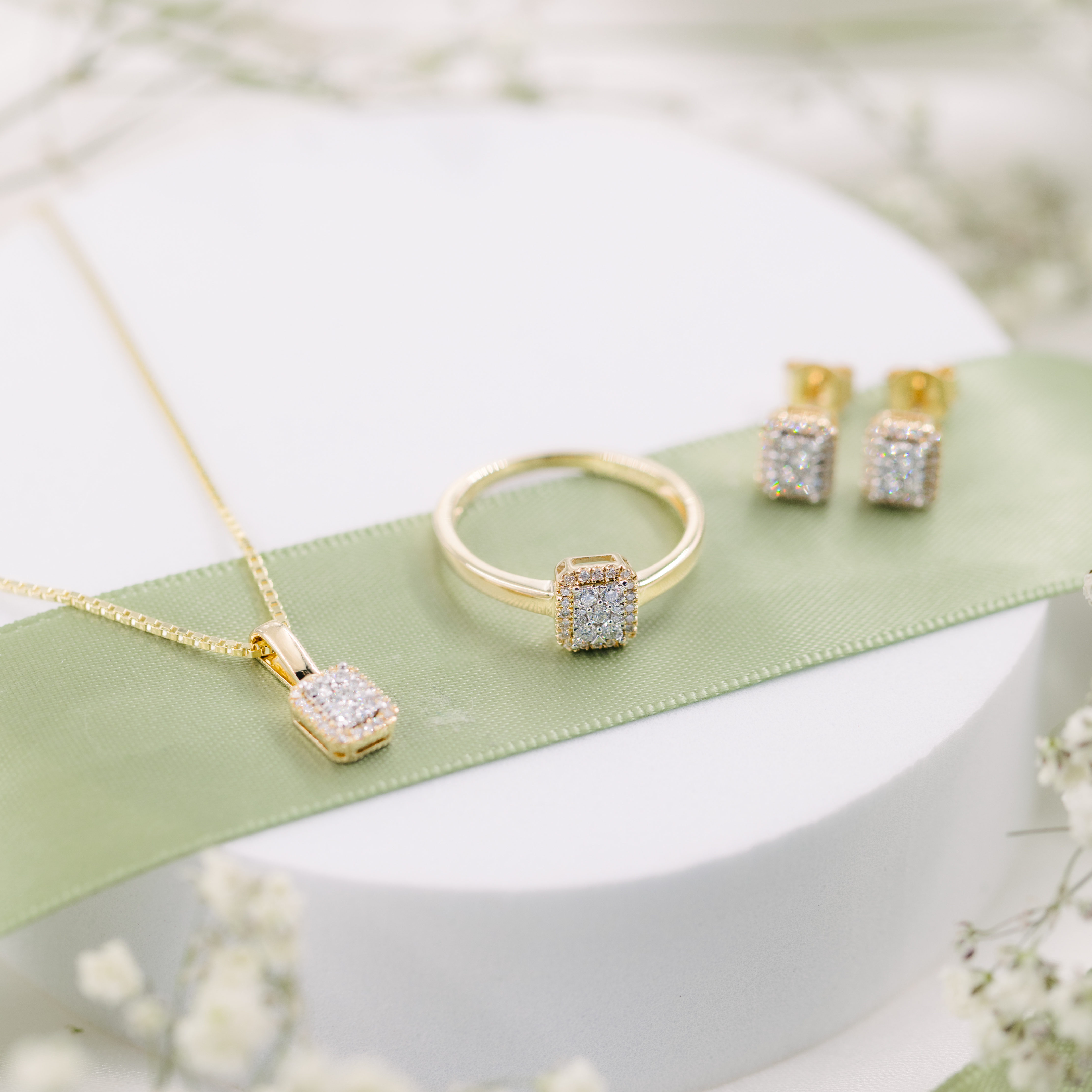 Bilde nummer 4 av Pan Jewelry, Anheng i 585 gult gull med diamanter 0,15 ct