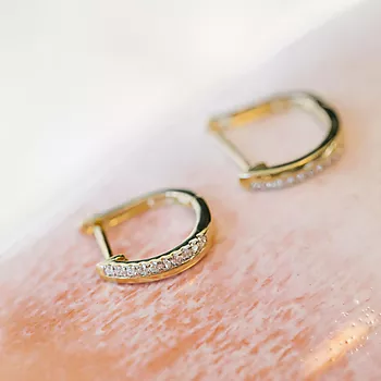 Bilde nummer 3 av Diamantøreringer i 585 gult gull 0,15 ct