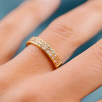 Bilde nummer 3 av Giftering i 585 gult gull med diamanter 0,56 CT | 4 mm bredde