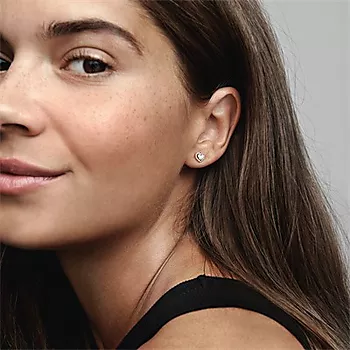 Bilde nummer 2 av Pandora Timeless, Øredobber i rosèforgylt 925 sølv med hjerte