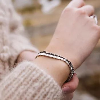 Bilde nummer 2 av Cathinka tennisarmbånd i 585 hvitt gull med sorte diamanter 0,37 ct