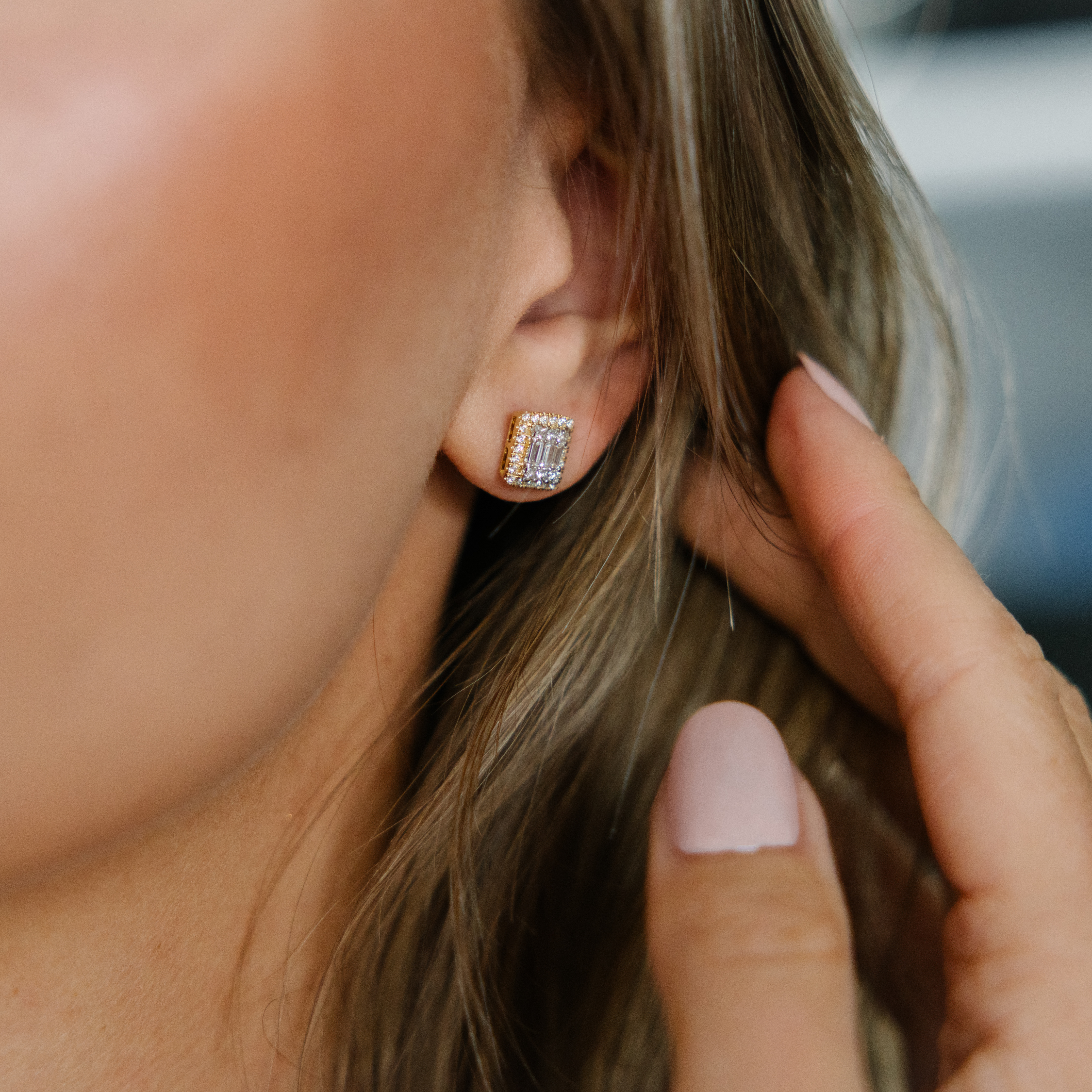 Bilde nummer 2 av Elizabeth øredobber i 585 gult gull med diamanter 0,50 ct