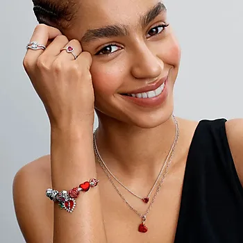 Bilde nummer 3 av Pandora Moments, Charms i 925 sølv med blinkende rose
