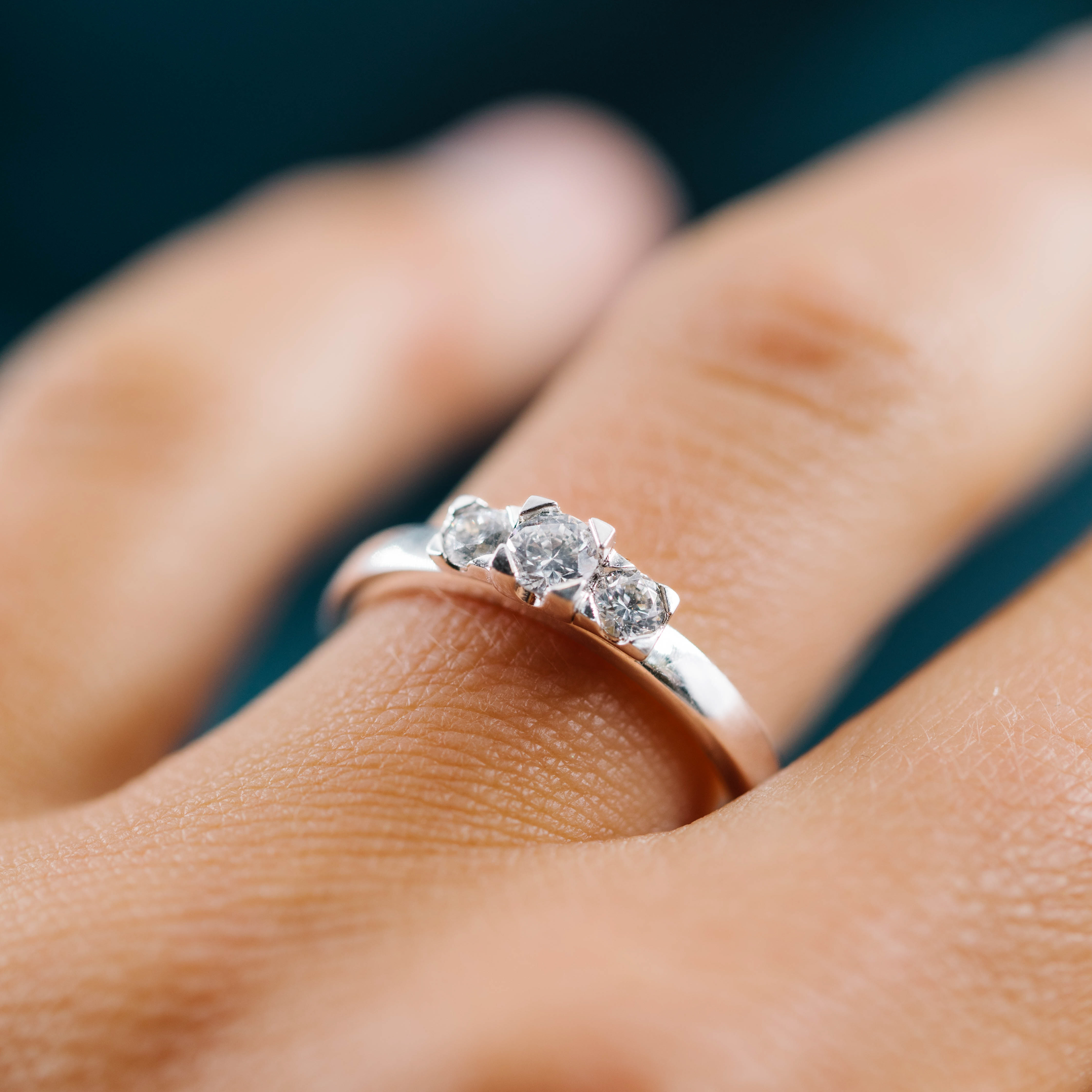 Bilde nummer 2 av Moments by Pan Jewelry, Diamantring Adore i 585 hvitt gull 0,43 CT | 2,5 mm bredde