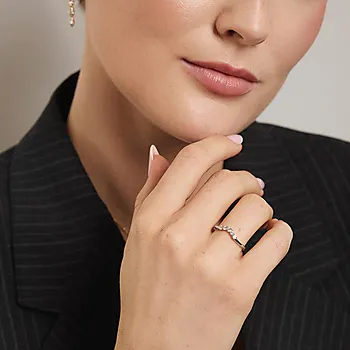 Bilde nummer 2 av Swan tail ring i 925 sølv