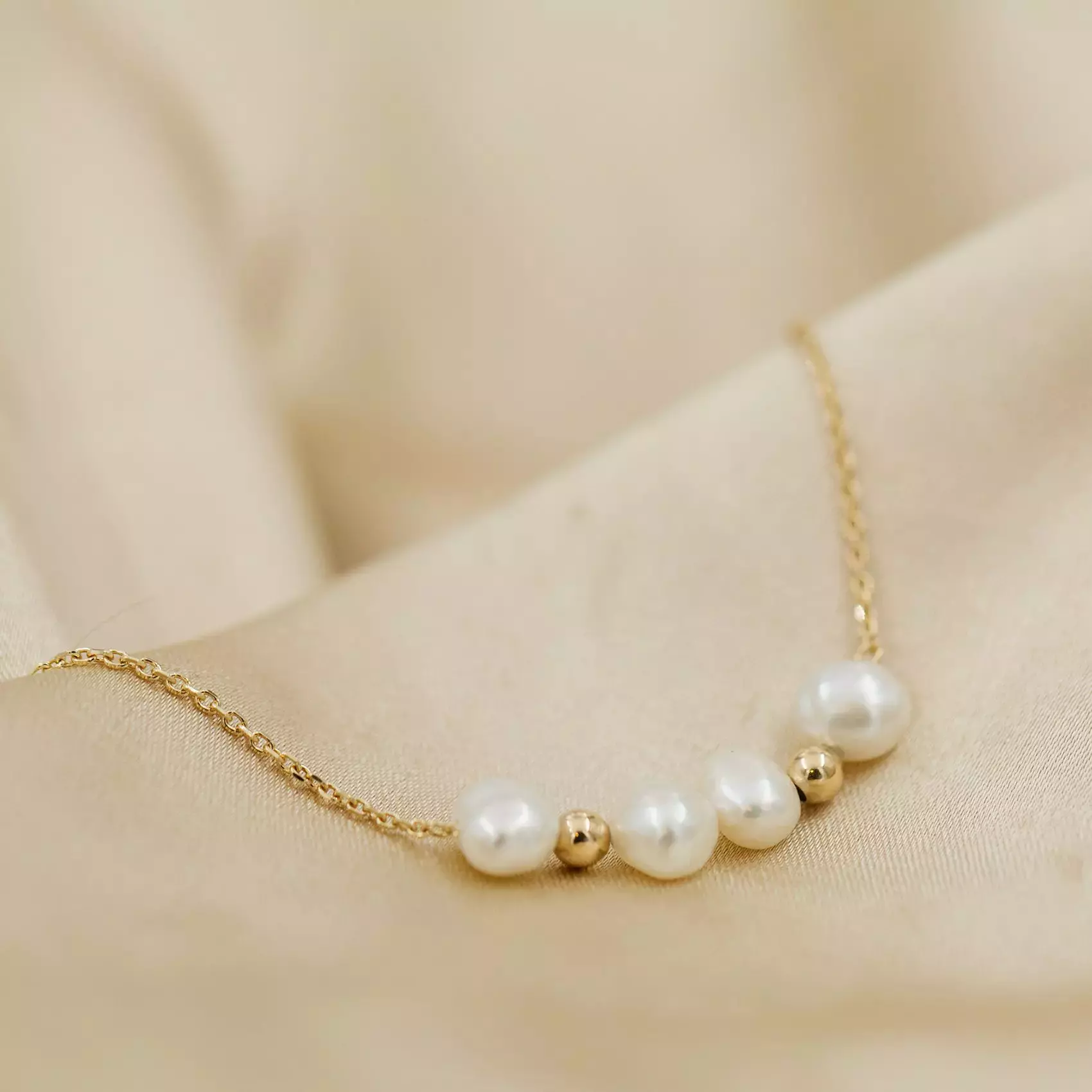 Bilde nummer 2 av Pan Jewelry, Armbånd i 585 gult gull med ferskvannsperler