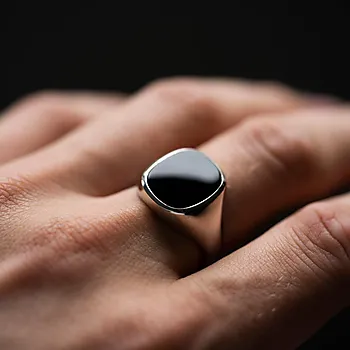 Bilde nummer 2 av Ring i 925 sølv med onyx